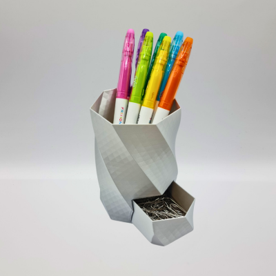 Rangement en pot pour stylos avec tiroir en bas
